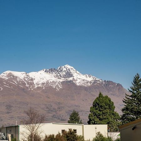 Snowy Peaks - Queenstown Holiday Apartment Bagian luar foto