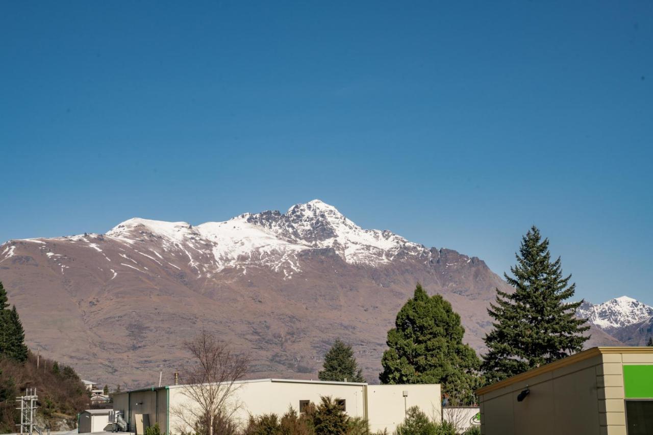 Snowy Peaks - Queenstown Holiday Apartment Bagian luar foto