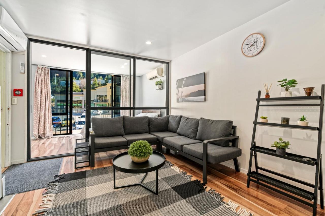 Snowy Peaks - Queenstown Holiday Apartment Bagian luar foto
